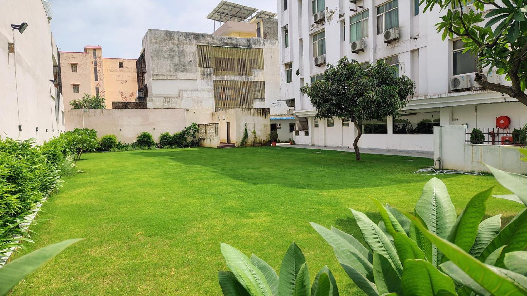 Hotel Crestmont Ashapurna Jaipur, Banipark Exteriér fotografie